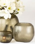 Guaxs Vase Malia Large Taupe Grau Teelicht Vase Smokegrey Blumen