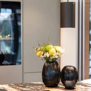 Deko Dekoration Blumen Grau Schwarz