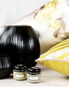 Geschenk-Set „GRACE“ Vase Kissen Teelicht Farbtöpfchen schwarze Vasen