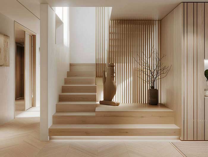 Architektonische Holztreppe mit Skulptur und vertikalen Lamellen – harmonische Verbindung von Kunst und Hausbau Inneneinrichtung.